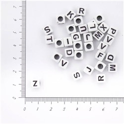 Бусины пластик Кубик-алфавит англ. 7х7мм (белый-черный) 50г