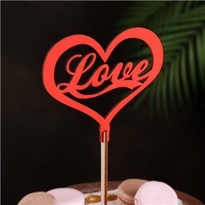 Топпер деревянный "Love" красный 12х11 см