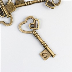 Декор металл для творчества "Ключ с двойным сердцем" под латунь (Е4335) 4х2 см